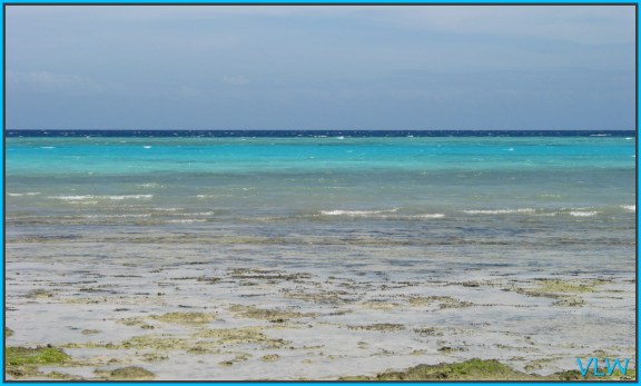 Pemba ocean tide coming in